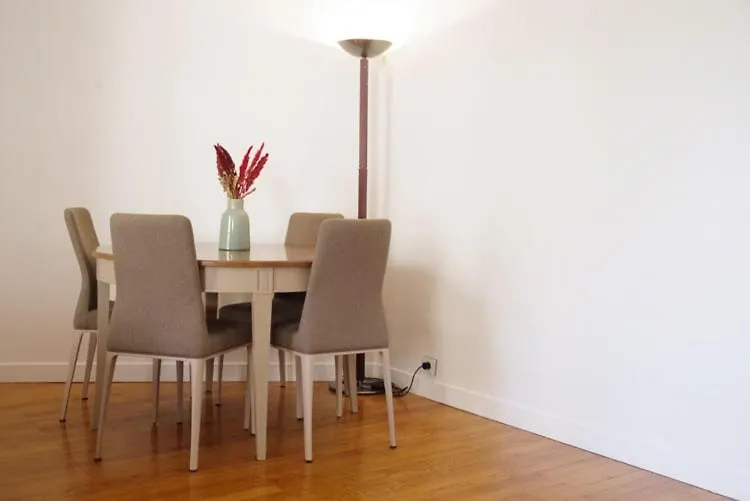 Eiffel Tour - Lovely 2 Bedrooms Apartment Parijs 0*,  Frankrijk